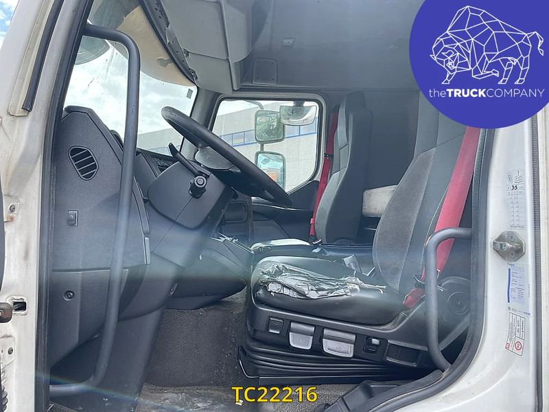 Renault Premium 280 - Camión caja cerrada: foto 2 Renault Premium 280 - Camión caja cerrada: foto 2