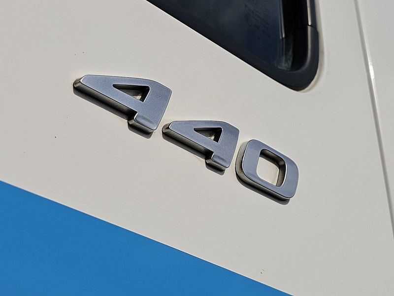 Cabeza tractora DAF XF 440 SPACECAB 2X TANK: foto 17