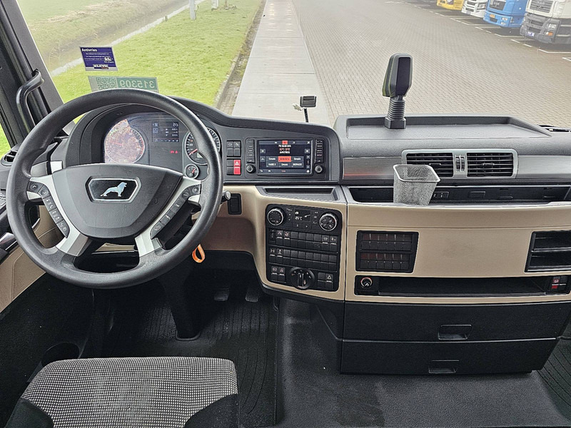 Foto del interior 1: Cabeza tractora MAN 18.460 TGX XXL 2X TANK NL-TRUCK