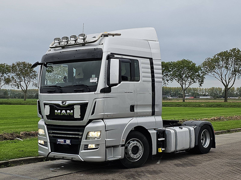 MAN 18.500 TGX XLX 2X TANK NIGHT AC - Cabeza tractora: foto 2 MAN 18.500 TGX XLX 2X TANK NIGHT AC - Cabeza tractora: foto 2