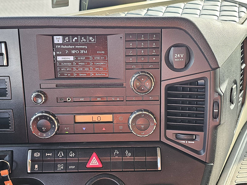 Cabeza tractora Mercedes-Benz ACTROS 1842 LS BIGSPACE 2X TANK: foto 13 Cabeza tractora Mercedes-Benz ACTROS 1842 LS BIGSPACE 2X TANK: foto 13