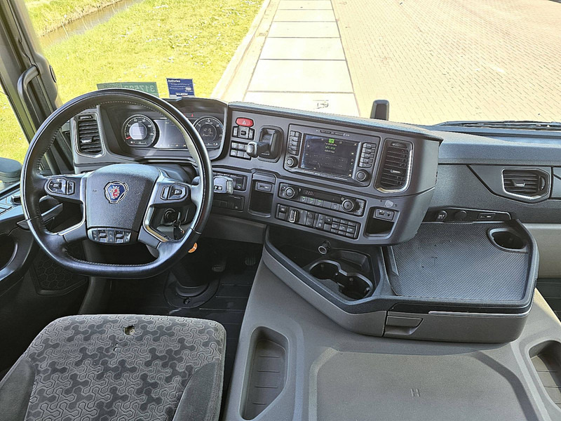 Foto del interior 1: Cabeza tractora Scania G450 6X2 NB BOOGIE