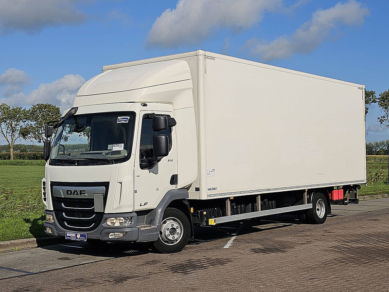 DAF LF 210 7.49T LIFT NAVI CAM. - Camión caja cerrada: foto 2 DAF LF 210 7.49T LIFT NAVI CAM. - Camión caja cerrada: foto 2