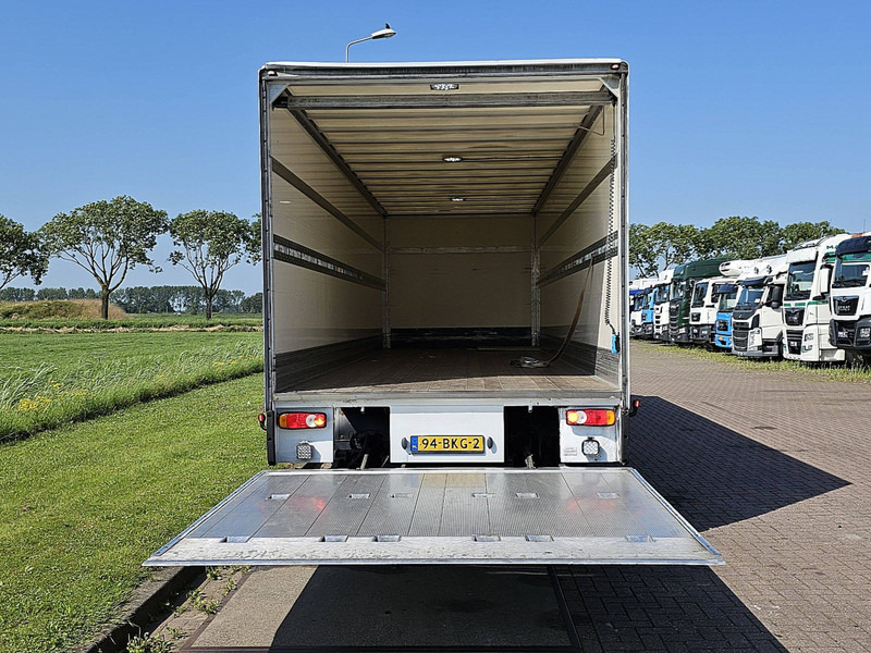 Camión caja cerrada DAF LF 230 11.9T AIRCO LIFT: foto 10