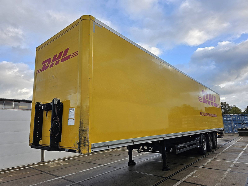 Kögel SKH24 LIFT AXLE TAILLIFT - Semirremolque caja cerrada: foto 1 Kögel SKH24 LIFT AXLE TAILLIFT - Semirremolque caja cerrada: foto 1