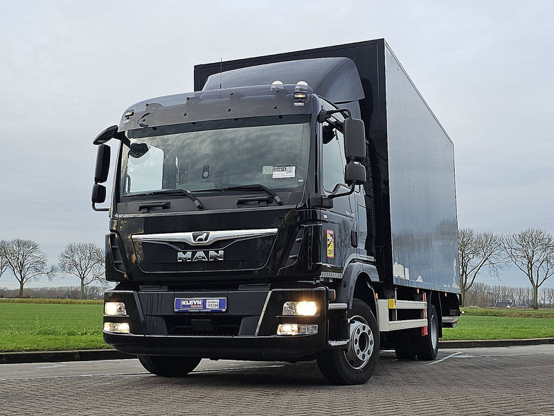 MAN 12.290 TGM 1 BED LIFT 54 TKM - Camión caja cerrada: foto 1 MAN 12.290 TGM 1 BED LIFT 54 TKM - Camión caja cerrada: foto 1