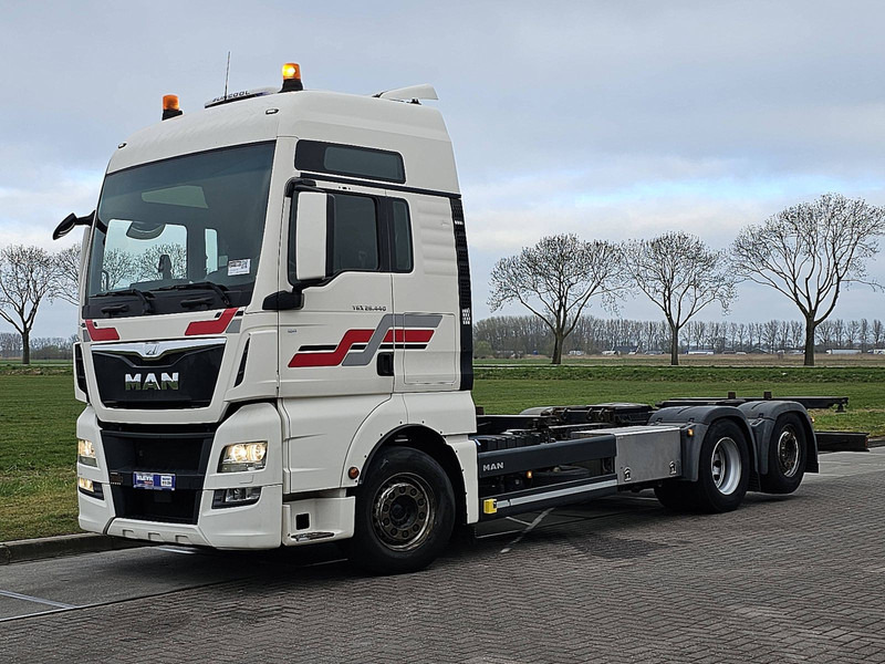MAN 26.440 TGX XXL 6X2-4 INTARDER - Camión portacontenedore/ Intercambiable: foto 2 MAN 26.440 TGX XXL 6X2-4 INTARDER - Camión portacontenedore/ Intercambiable: foto 2