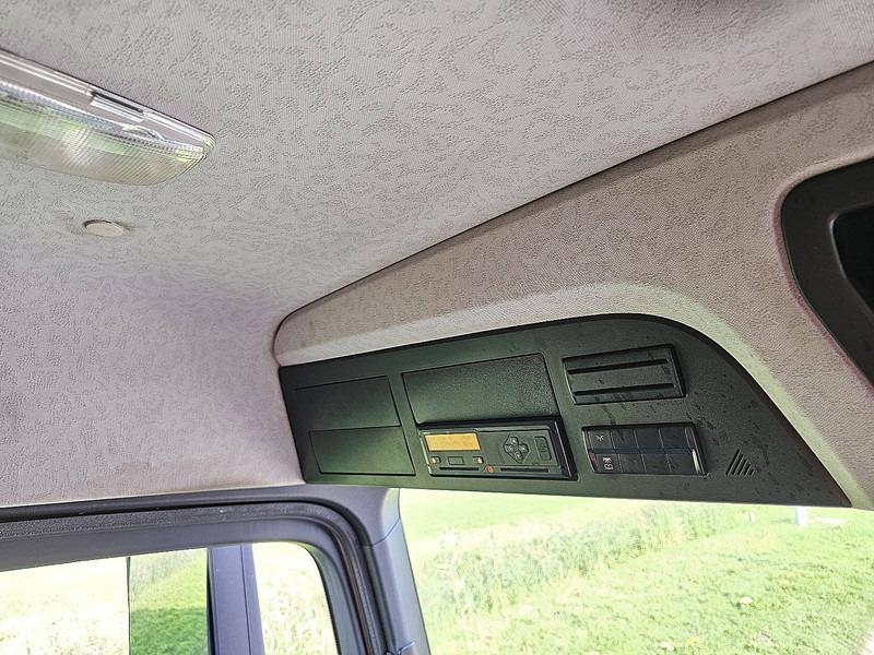 Camión caja cerrada Mercedes-Benz ANTOS 1924 L 19T TAILLIFT: foto 13 Camión caja cerrada Mercedes-Benz ANTOS 1924 L 19T TAILLIFT: foto 13