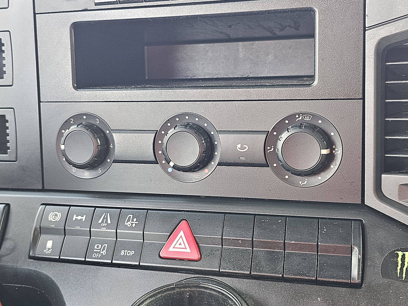 Camión caja cerrada Mercedes-Benz ANTOS 1924 L 19T TAILLIFT: foto 11 Camión caja cerrada Mercedes-Benz ANTOS 1924 L 19T TAILLIFT: foto 11