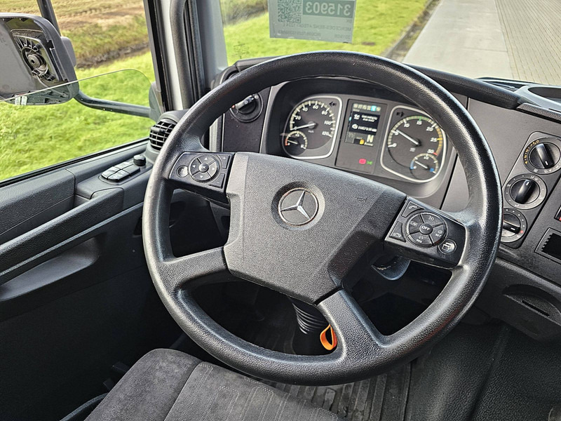 Foto del interior 2: Camión frigorífico Mercedes-Benz ATEGO 1224 L CARRIER LIFT DOOR
