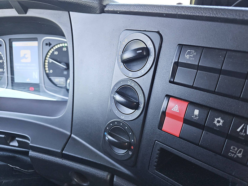 Camión caja cerrada Mercedes-Benz ATEGO 1324 13.5T AIRCO TAILLIFT: foto 12