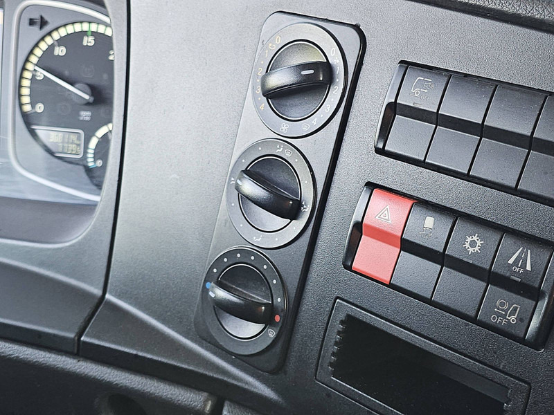 Camión caja cerrada Mercedes-Benz ATEGO 1324 13.5T AIRCO TAILLIFT: foto 15