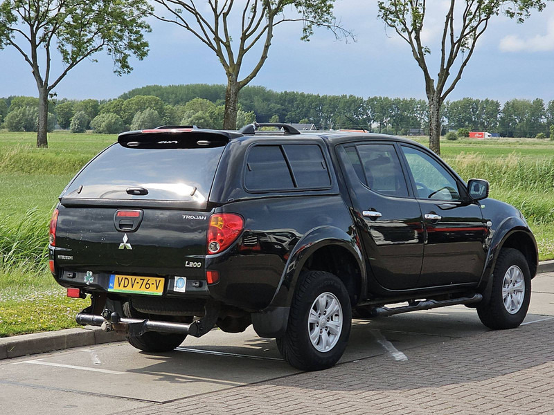 Mitsubishi L200 2.5 clima 4X4 RHD - Pick-up: foto 3 Mitsubishi L200 2.5 clima 4X4 RHD - Pick-up: foto 3