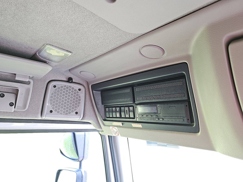 Camión caja cerrada Renault D 250 11.9T A/C NEW ENGINE: foto 12