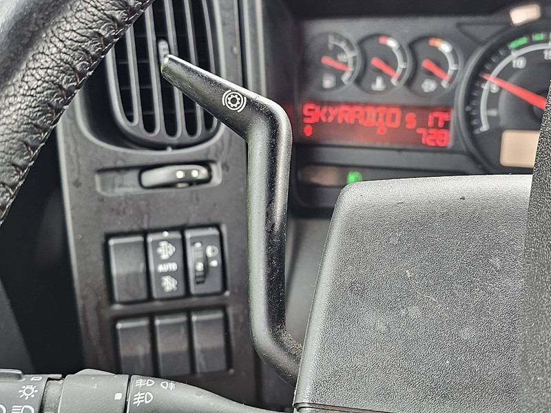 Camión caja cerrada Renault D 250 11.9T A/C NEW ENGINE: foto 10