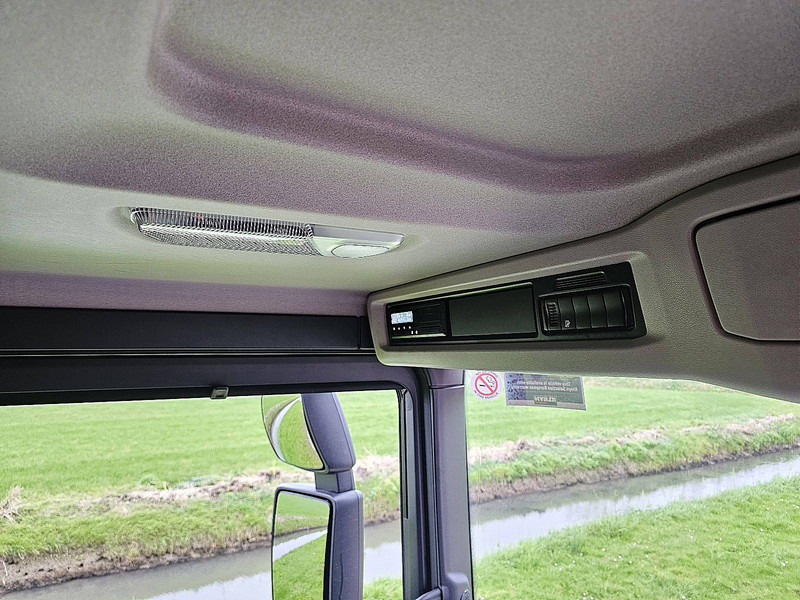Camión caja cerrada Scania P280 NB 2T LIFT LED NAVI: foto 10
