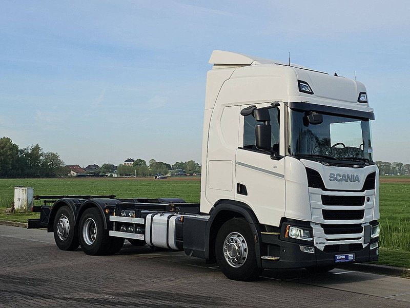 Scania R450 6x2*4 - Camión portacontenedore/ Intercambiable: foto 5 Scania R450 6x2*4 - Camión portacontenedore/ Intercambiable: foto 5