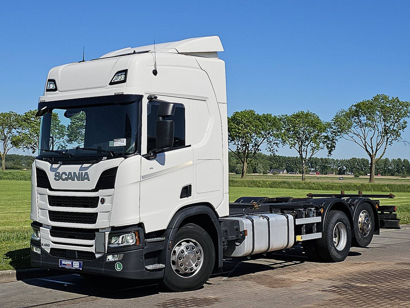 Scania R450 6x2*4 - Camión portacontenedore/ Intercambiable: foto 2 Scania R450 6x2*4 - Camión portacontenedore/ Intercambiable: foto 2