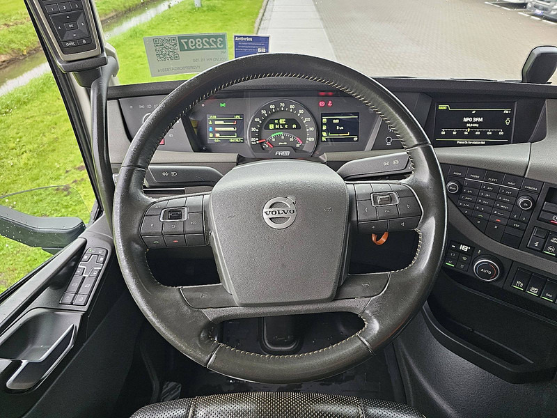 Camión caja cerrada Volvo FH 16.750 6X2*4 4 SEATS 154TKM: foto 14 Camión caja cerrada Volvo FH 16.750 6X2*4 4 SEATS 154TKM: foto 14