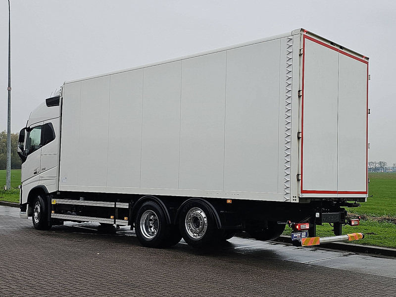 Camión caja cerrada Volvo FH 16.750 6X2*4 4 SEATS 154TKM: foto 6 Camión caja cerrada Volvo FH 16.750 6X2*4 4 SEATS 154TKM: foto 6