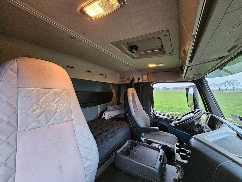 Camión caja cerrada Volvo FM 420 D13K 6X2 GETRÄNKE: foto 15 Camión caja cerrada Volvo FM 420 D13K 6X2 GETRÄNKE: foto 15