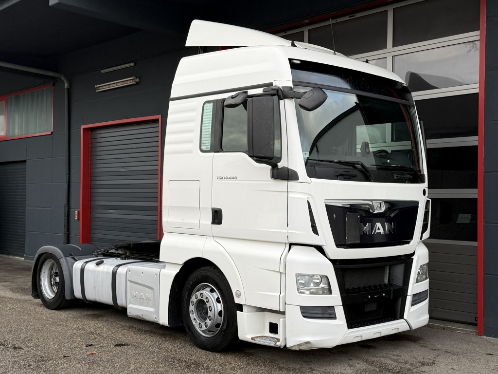 MAN TGX 18.440 XLX MEGA Klimaauto Motorbremse 2xTank - Cabeza tractora: foto 1 MAN TGX 18.440 XLX MEGA Klimaauto Motorbremse 2xTank - Cabeza tractora: foto 1