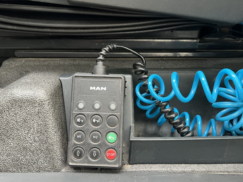 MAN TGX 18.440 XLX MEGA Klimaauto Motorbremse 2xTank - Cabeza tractora: foto 5 MAN TGX 18.440 XLX MEGA Klimaauto Motorbremse 2xTank - Cabeza tractora: foto 5