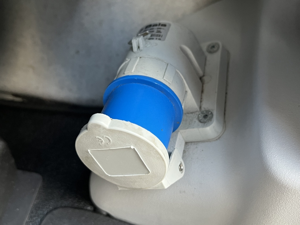 Iveco Daily 35S14 Klima Carrier Xarios 350 Tiefkühl - Furgoneta frigorifica: foto 5 Iveco Daily 35S14 Klima Carrier Xarios 350 Tiefkühl - Furgoneta frigorifica: foto 5