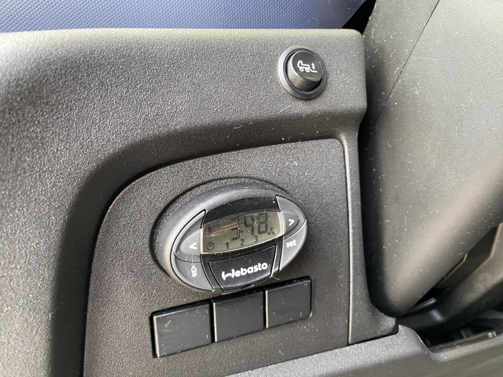 Iveco Daily 65C21 3,6m P+P+LBW Klima Automat. Webasto - Furgoneta con lona: foto 4 Iveco Daily 65C21 3,6m P+P+LBW Klima Automat. Webasto - Furgoneta con lona: foto 4