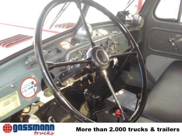 Magirus Deutz Magirus Uranus 250D 22 KW16 - Camión de bomberos, Camión grúa: foto 2 Magirus Deutz Magirus Uranus 250D 22 KW16 - Camión de bomberos, Camión grúa: foto 2