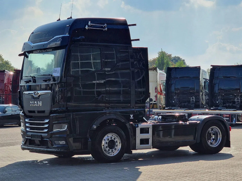 MAN TGX 18.540 - New - Full spec - Retarder - 2x tank - Full spoiler - Cabeza tractora: foto 3 MAN TGX 18.540 - New - Full spec - Retarder - 2x tank - Full spoiler - Cabeza tractora: foto 3