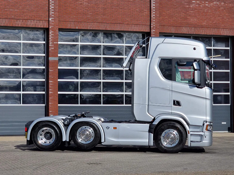 Cabeza tractora nuevo Scania 660S V8 NGS Highline 6x2/4 - New - Full spec - Retarder - Night clima - Led - Leather - Navi: foto 8 Cabeza tractora nuevo Scania 660S V8 NGS Highline 6x2/4 - New - Full spec - Retarder - Night clima - Led - Leather - Navi: foto 8