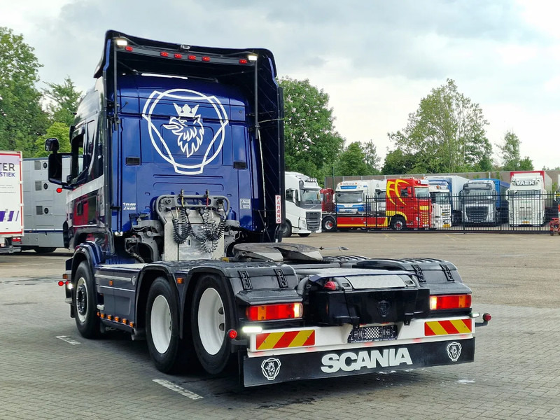 Scania R560 V8 Highline 6x2 - Show truck - Manual gearbox - 2.90 WB - PTO/Hydraulic - Double glazed - Cabeza tractora: foto 5 Scania R560 V8 Highline 6x2 - Show truck - Manual gearbox - 2.90 WB - PTO/Hydraulic - Double glazed - Cabeza tractora: foto 5