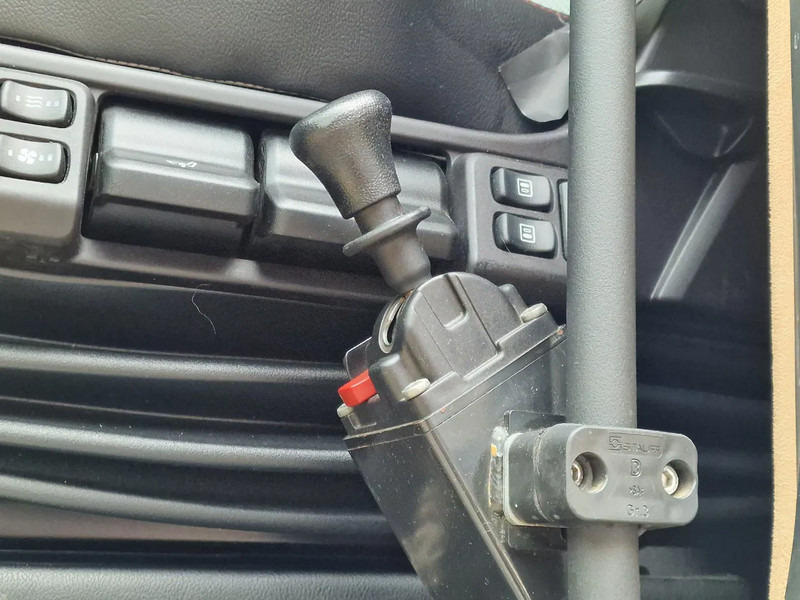 Cabeza tractora Scania R580 V8 NGS Highline 6x2 - PTO/Hydraulic - 2.95 WB - Retarder - Night clima - Custom interior: foto 13