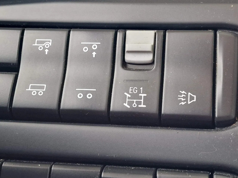 Cabeza tractora Scania R580 V8 NGS Highline 6x2 - PTO/Hydraulic - 2.95 WB - Retarder - Night clima - Custom interior: foto 17