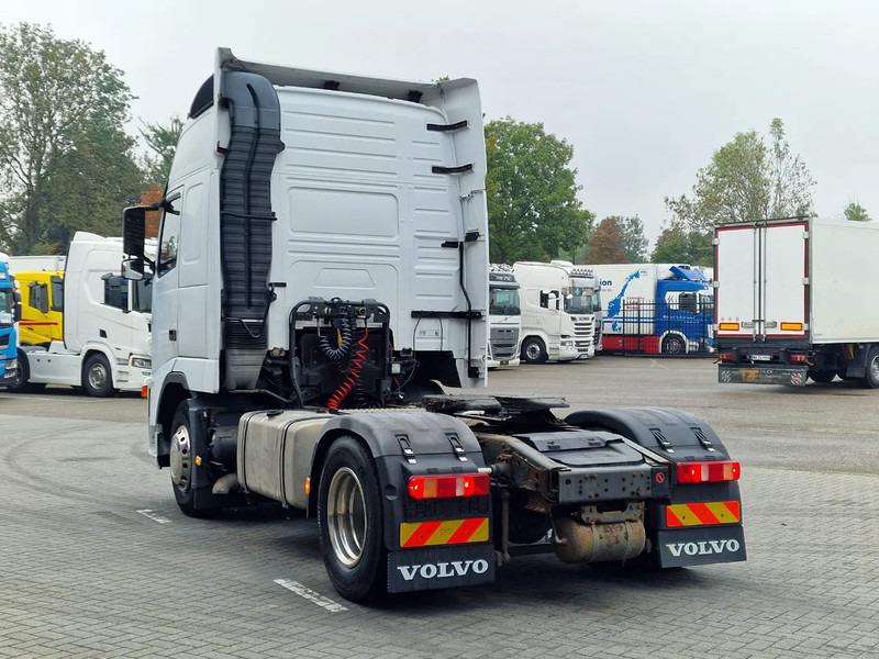 Volvo FH 13.440 Globetrotter XL 4x2 - Manual gearbox - Euro 5 - Low KM - Cabeza tractora: foto 5 Volvo FH 13.440 Globetrotter XL 4x2 - Manual gearbox - Euro 5 - Low KM - Cabeza tractora: foto 5