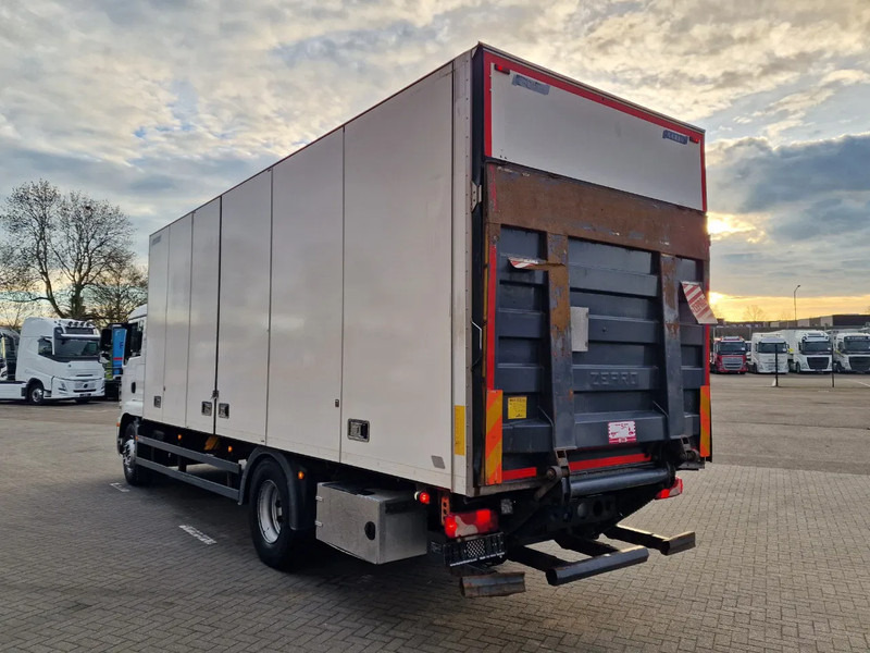 MAN TGM 18.340 4x2 - Sleepercab - Box with sidedoors - Loadlift - Full air - Euro 6 - Automatic - Camión caja cerrada: foto 5 MAN TGM 18.340 4x2 - Sleepercab - Box with sidedoors - Loadlift - Full air - Euro 6 - Automatic - Camión caja cerrada: foto 5