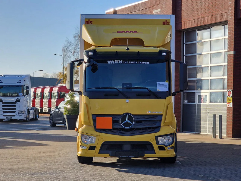 Mercedes-Benz Actros 1827 4x2 Sleepercab - Box with side doors - Loadlift - Low KM - Full air - A/C - Camión caja cerrada: foto 2 Mercedes-Benz Actros 1827 4x2 Sleepercab - Box with side doors - Loadlift - Low KM - Full air - A/C - Camión caja cerrada: foto 2