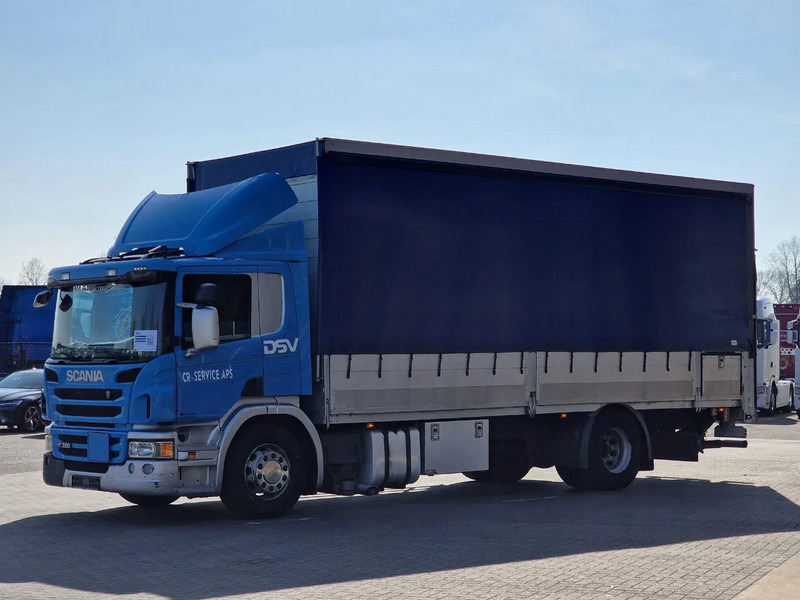 Scania P320 4x2 - Side boars - Loadlift - Full air - Navi - Camión lona: foto 3 Scania P320 4x2 - Side boars - Loadlift - Full air - Navi - Camión lona: foto 3