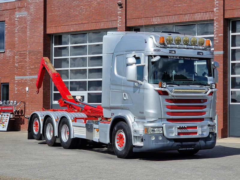 Scania R490 8x4*4 - HIAB XR24SL58 24T hooklift - Euro 6 - Full air - Steering axle - Camión multibasculante: foto 2 Scania R490 8x4*4 - HIAB XR24SL58 24T hooklift - Euro 6 - Full air - Steering axle - Camión multibasculante: foto 2