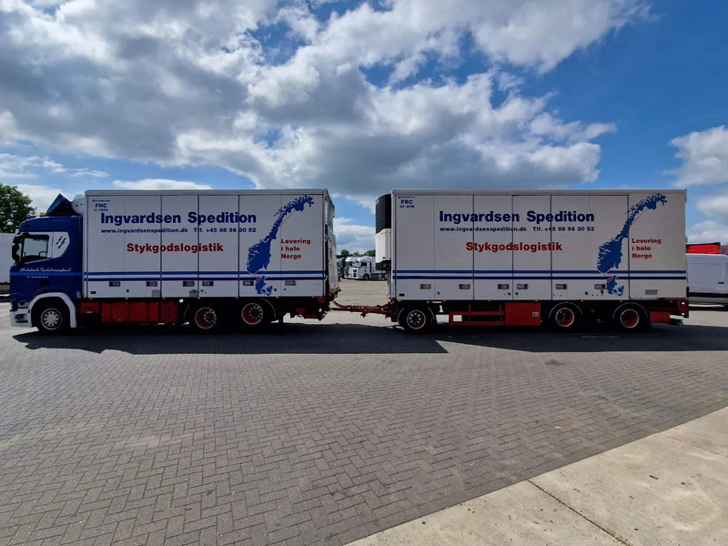 Scania R500 NGS B6X2NB / Trailer-Bygg 12-2004 / Frigobox Sidedoors / Rohrbahen / hooks - Camión frigorífico: foto 4 Scania R500 NGS B6X2NB / Trailer-Bygg 12-2004 / Frigobox Sidedoors / Rohrbahen / hooks - Camión frigorífico: foto 4