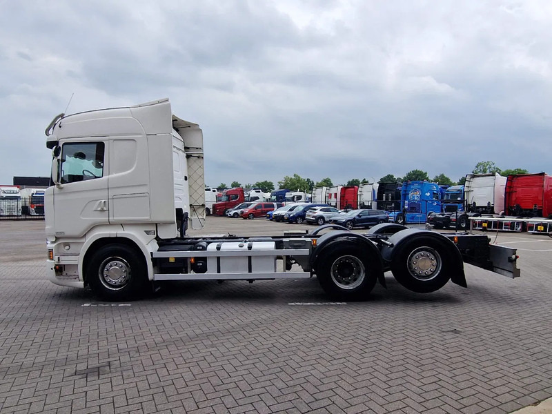 Scania R580 V8 Highline 6x2*4 - Chassis - Retarder - Steering axle - 410 WB - Custom interior - Full air - Camión chasis: foto 4 Scania R580 V8 Highline 6x2*4 - Chassis - Retarder - Steering axle - 410 WB - Custom interior - Full air - Camión chasis: foto 4
