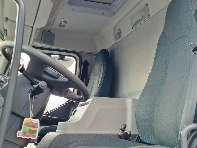 Camión caja cerrada Volvo FE 280 4x2 - Closed box with Adjustable height - Loadlift - Full air - Euro 6 - 550 WB: foto 14 Camión caja cerrada Volvo FE 280 4x2 - Closed box with Adjustable height - Loadlift - Full air - Euro 6 - 550 WB: foto 14