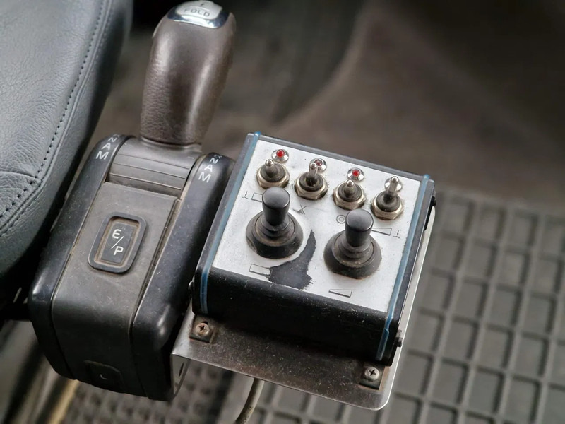 Camión multibasculante Volvo FH 13.440 6x2*4 - HIAB Hooklift 17T - Euro 5 - I shift - Steering axle: foto 17