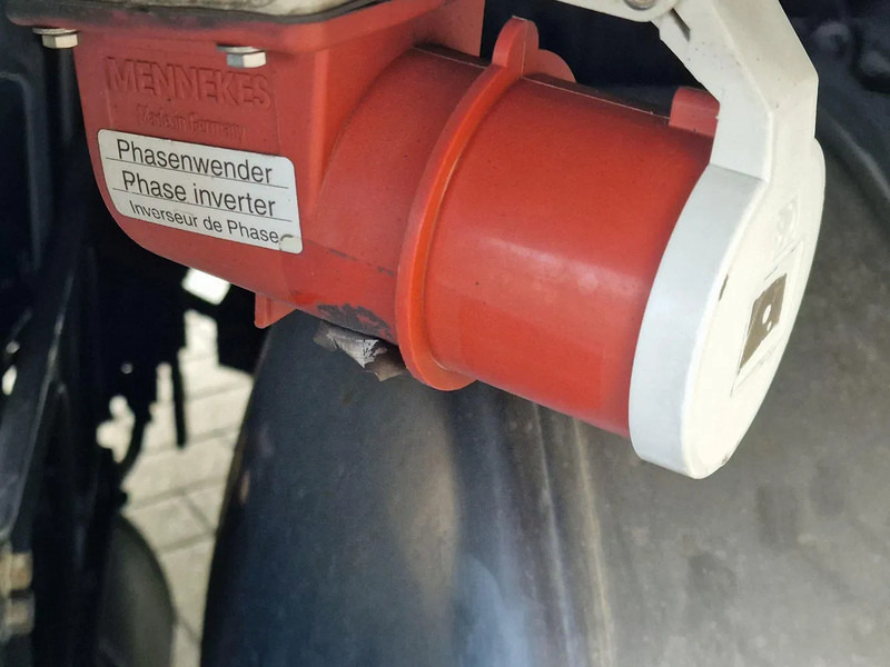 Camión isotérmico Volvo FH 13.460 Globetrotter 6x2 - Carrier Frigo Supra 850 Nordic - Loadlift - Full air - LNG: foto 15