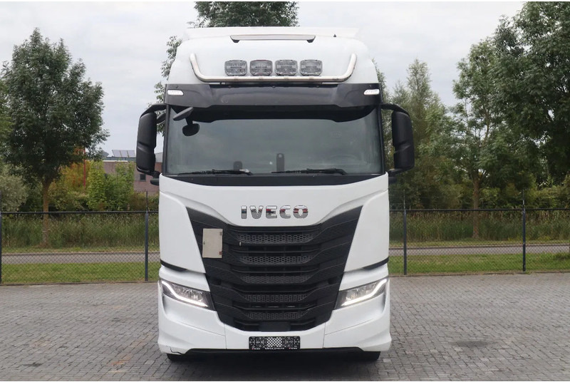 Iveco S-WAY 570 6X2 | RETARDER | EURO 6 - Cabeza tractora: foto 2 Iveco S-WAY 570 6X2 | RETARDER | EURO 6 - Cabeza tractora: foto 2