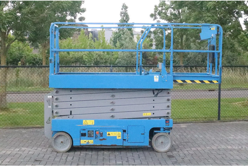 Genie GS-3246 | 12 METER | 318 KG - Plataforma de tijeras: foto 4 Genie GS-3246 | 12 METER | 318 KG - Plataforma de tijeras: foto 4