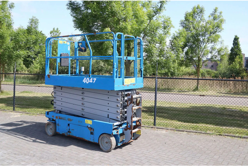 Genie GS-4047 | 14 METER | 350 KG - Plataforma de tijeras: foto 2 Genie GS-4047 | 14 METER | 350 KG - Plataforma de tijeras: foto 2