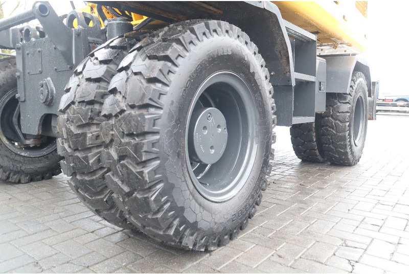 Excavadora de ruedas Komatsu PW 160-10 | ROTOTILT | NEW TIRES: foto 13