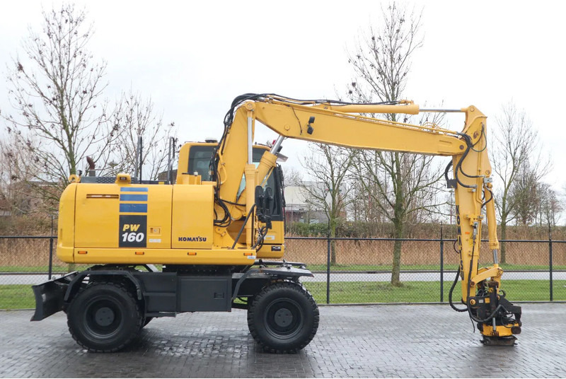 Excavadora de ruedas Komatsu PW 160-10 | ROTOTILT | NEW TIRES: foto 6